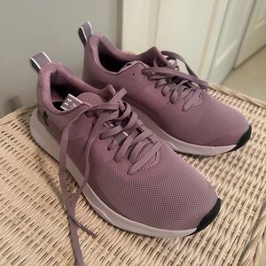 Under Armour Sneakers - size 6.5